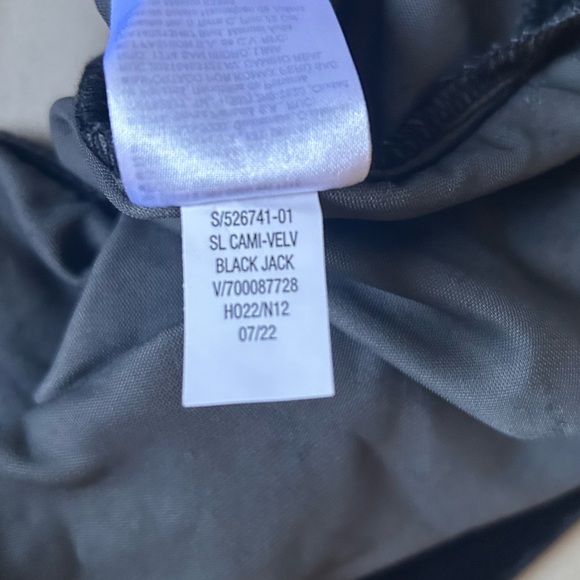 🍾🪩🍷 Old Navy NWT Velvet Cami Top - Picture 7 of 7